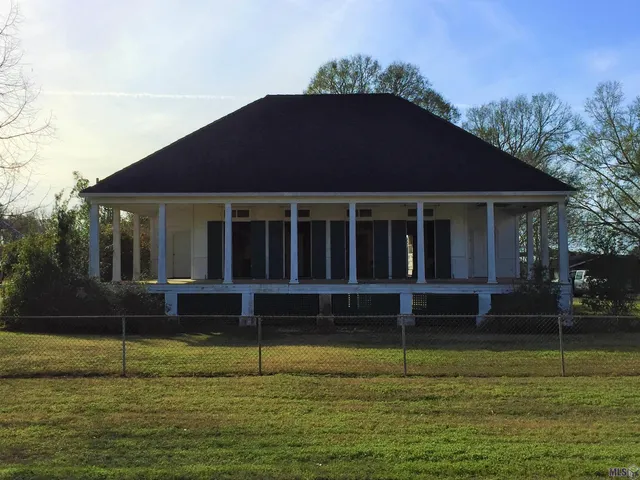 $550,000 | 10826 Pointe Coupee Road, New Roads, LA 70760
