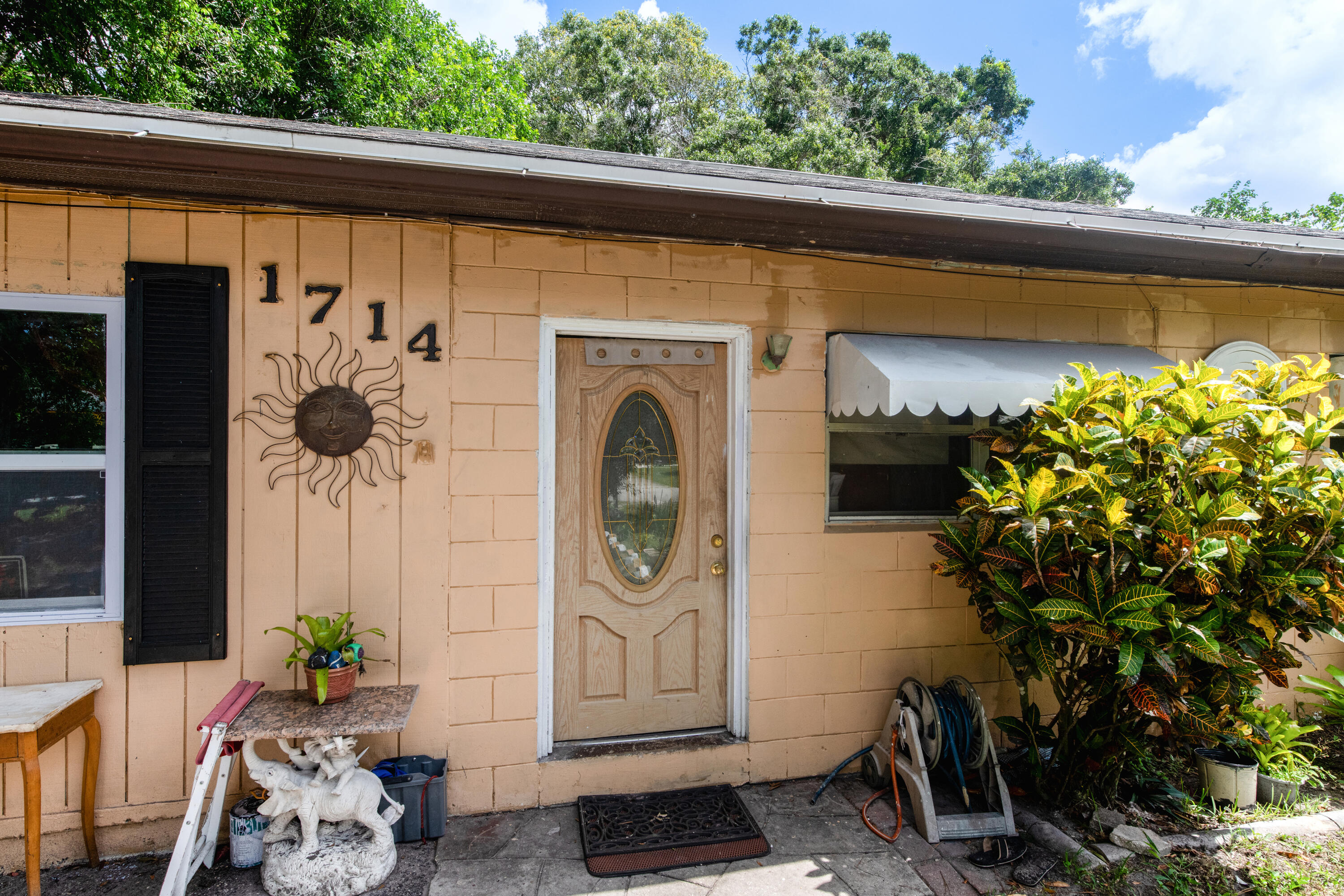 1714 Edgevale Road Fort Pierce, FL 34982 - Photo 2 of 25 Entrance