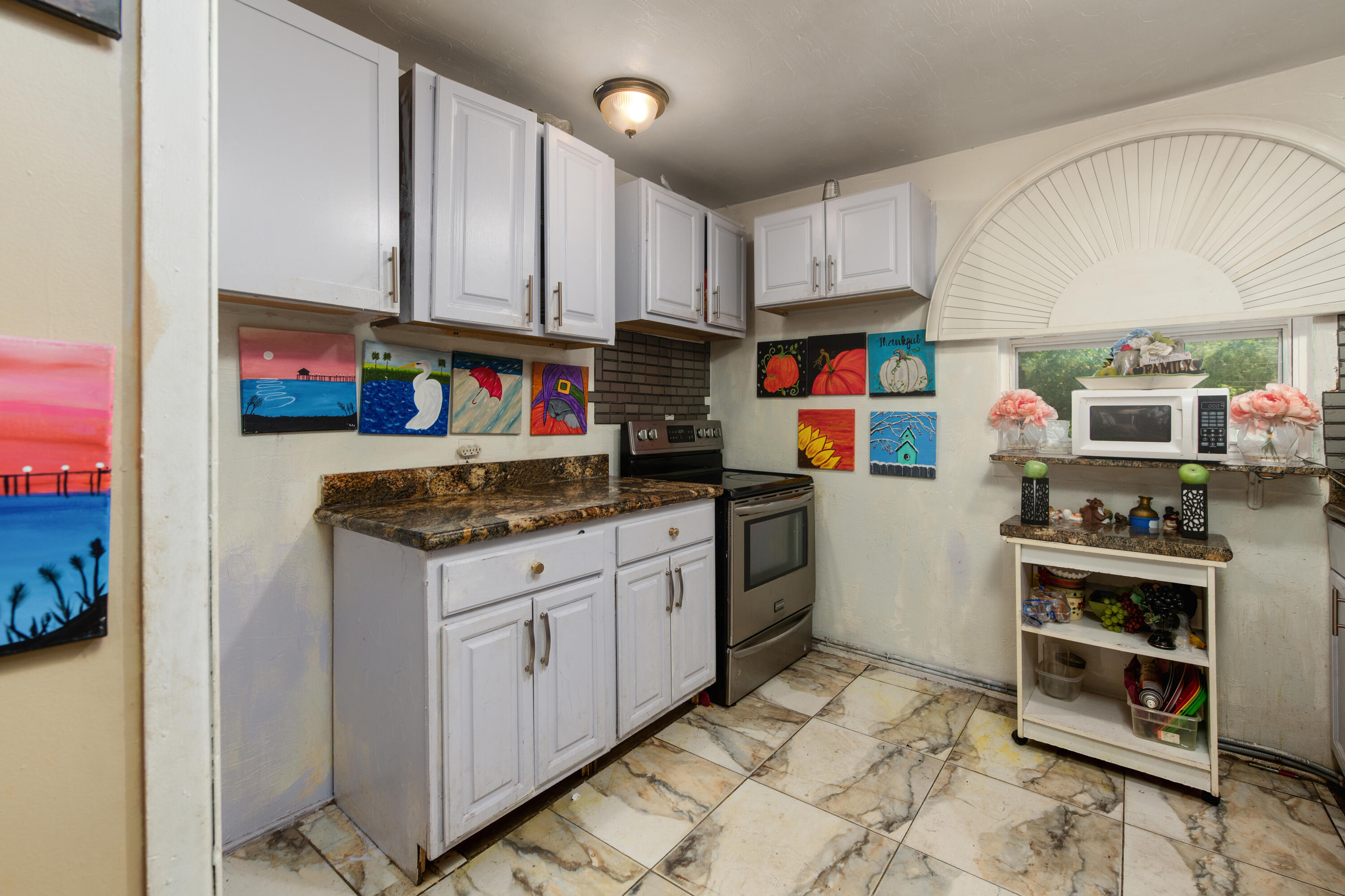 1714 Edgevale Road Fort Pierce, FL 34982 - Photo 5 of 25 Kitchen