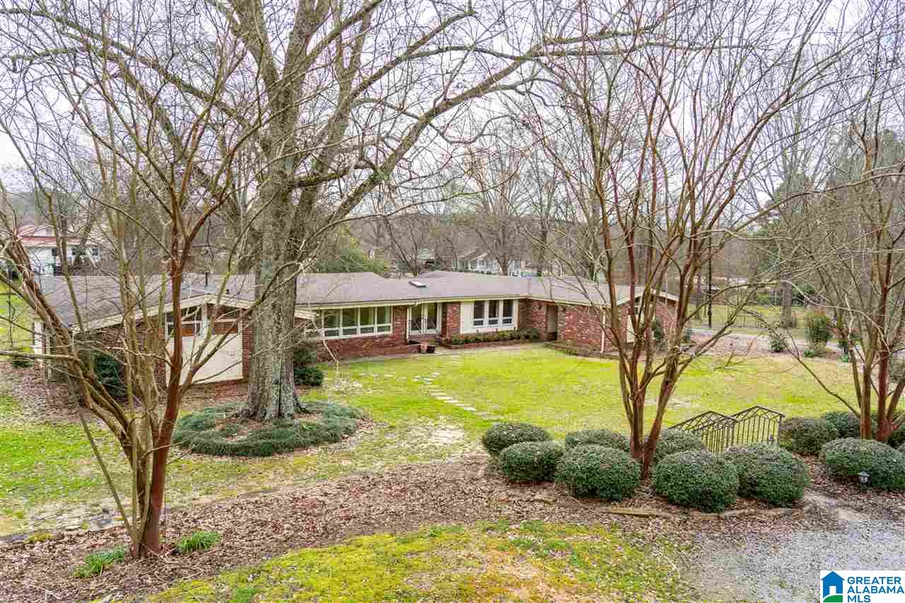 411 4th Avenue Oneonta, AL 35121 - Photo 1 of 44