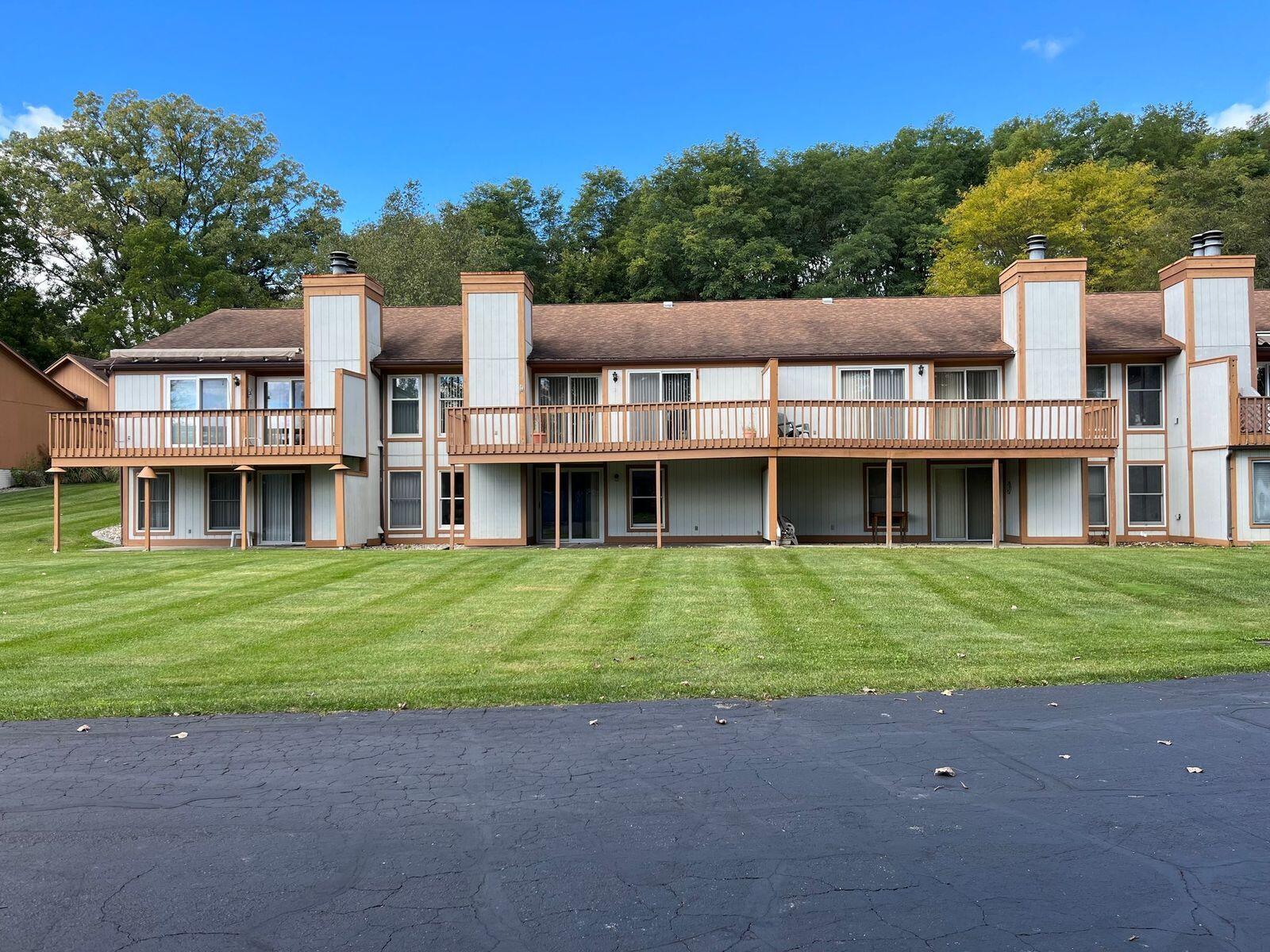2015 Rendall Drive, Unit 19 Jackson, MI 49201 - Photo 33 of 36 2015 Rendall 32