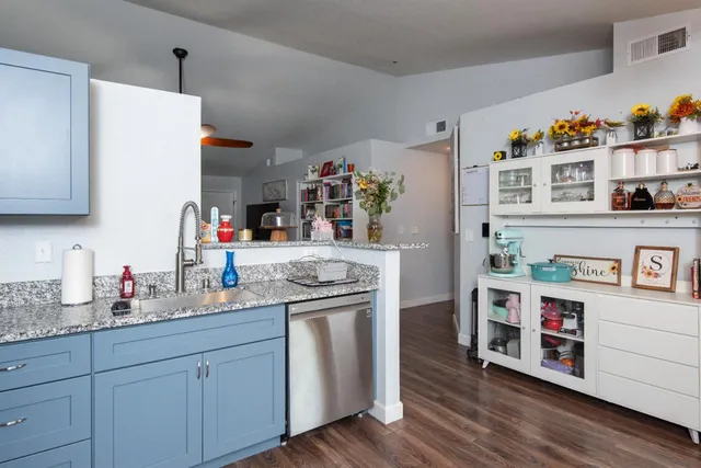 $420,000 | 405 Melbourne Drive, Modesto, CA 95357