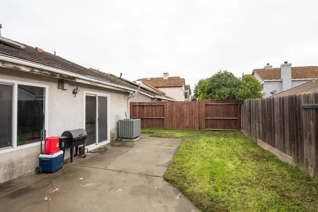 $420,000 | 405 Melbourne Drive, Modesto, CA 95357