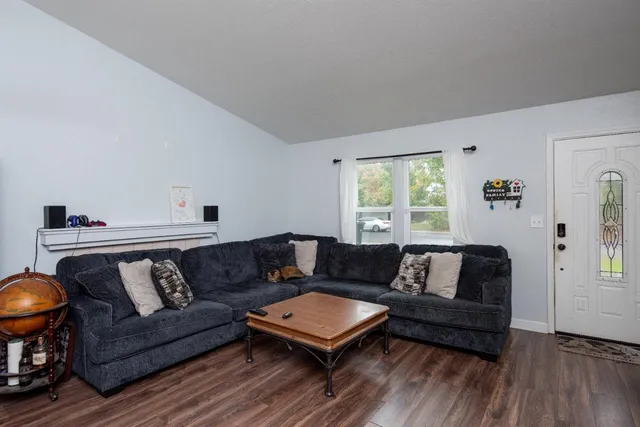 $420,000 | 405 Melbourne Drive, Modesto, CA 95357