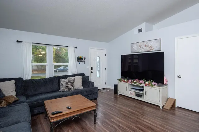 $420,000 | 405 Melbourne Drive, Modesto, CA 95357