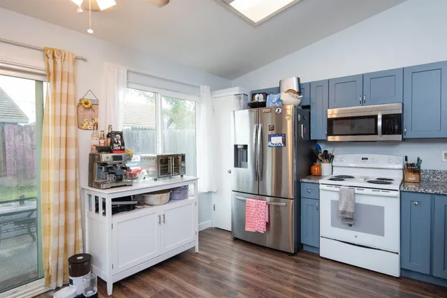 $420,000 | 405 Melbourne Drive, Modesto, CA 95357