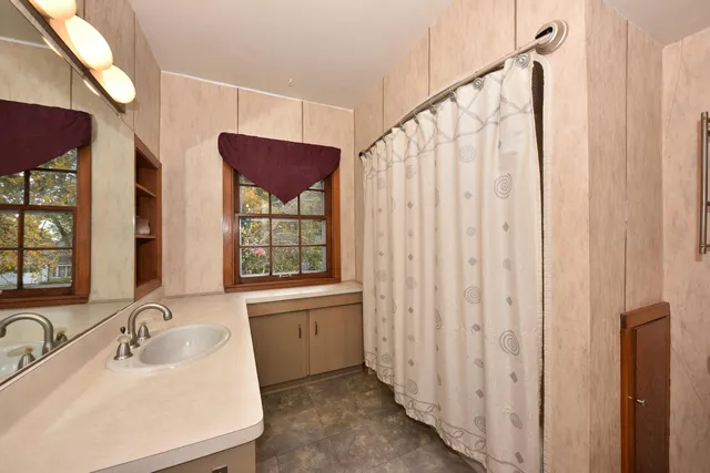 $469,900 | 5531 South 110th Street, Hales Corners, WI 53130