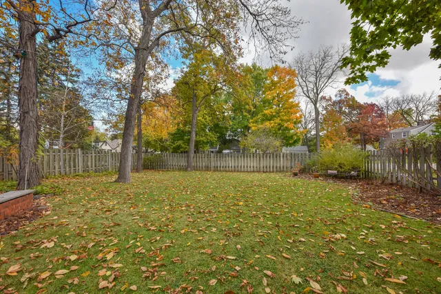 $469,900 | 5531 South 110th Street, Hales Corners, WI 53130