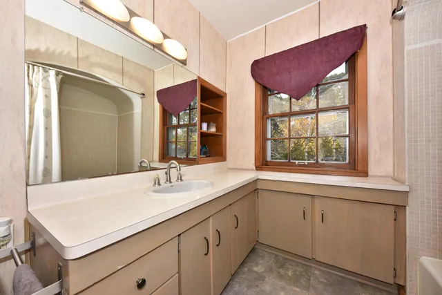 $469,900 | 5531 South 110th Street, Hales Corners, WI 53130