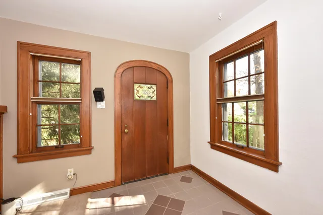 $469,900 | 5531 South 110th Street, Hales Corners, WI 53130