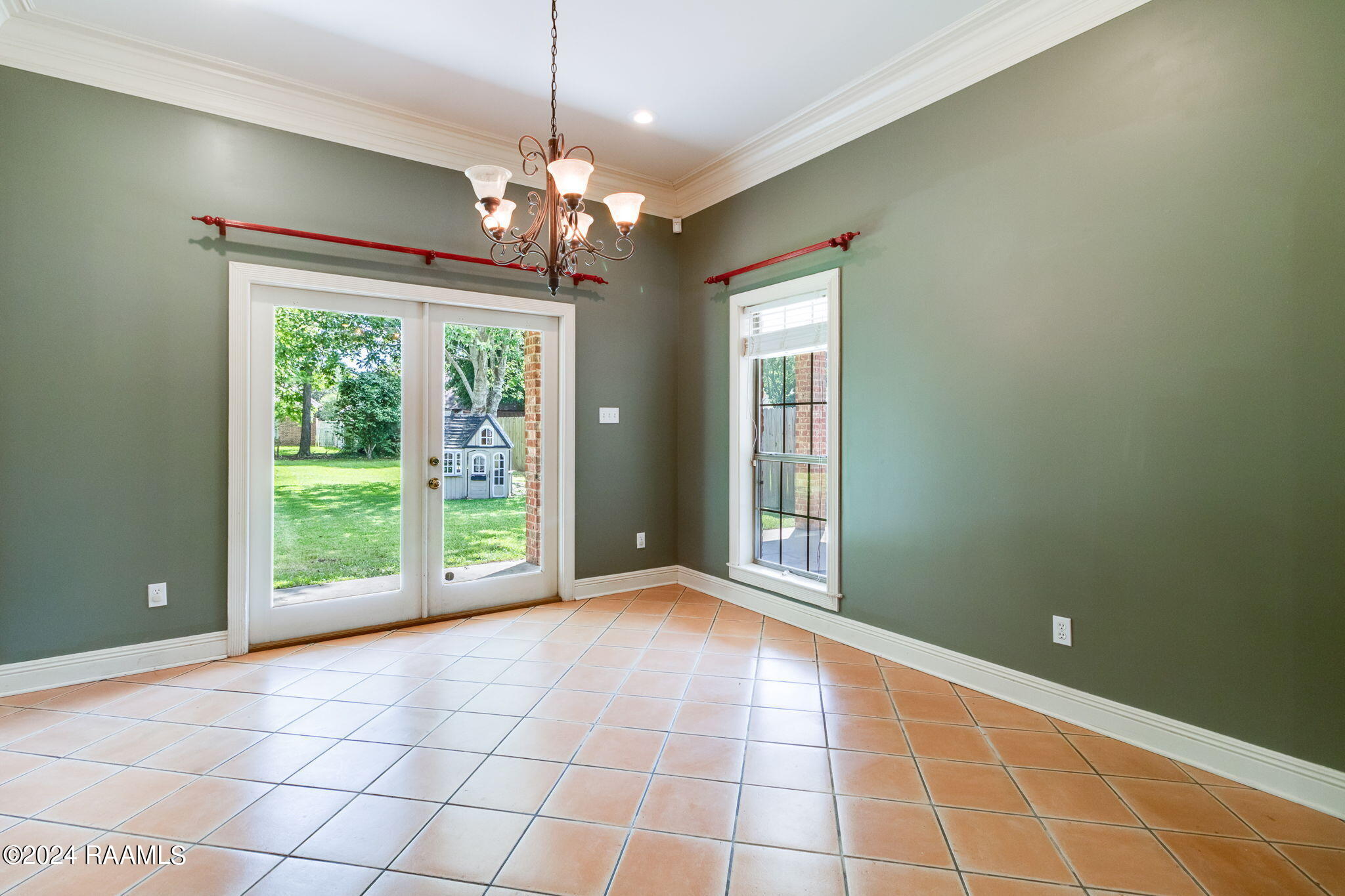 608 Canberra Road Lafayette, LA 70503 - Photo 4 of 14 4-web-or-mls-608 Canberra Rd-3