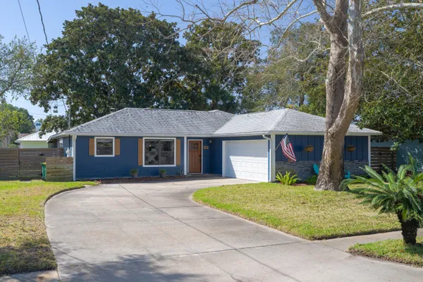 $400,000 | 301 Primrose Circle, Destin, FL 32541