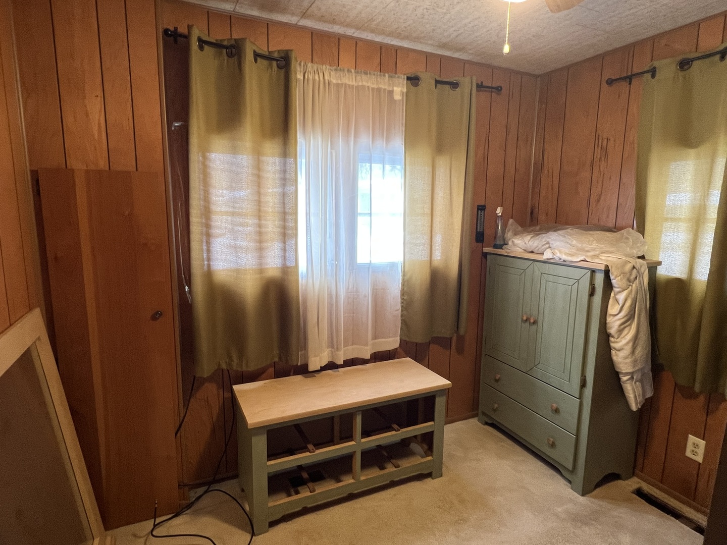 1178 Country Club Road Elgin, IL 60123 - Photo 7 of 7 a room with a storage and utility room