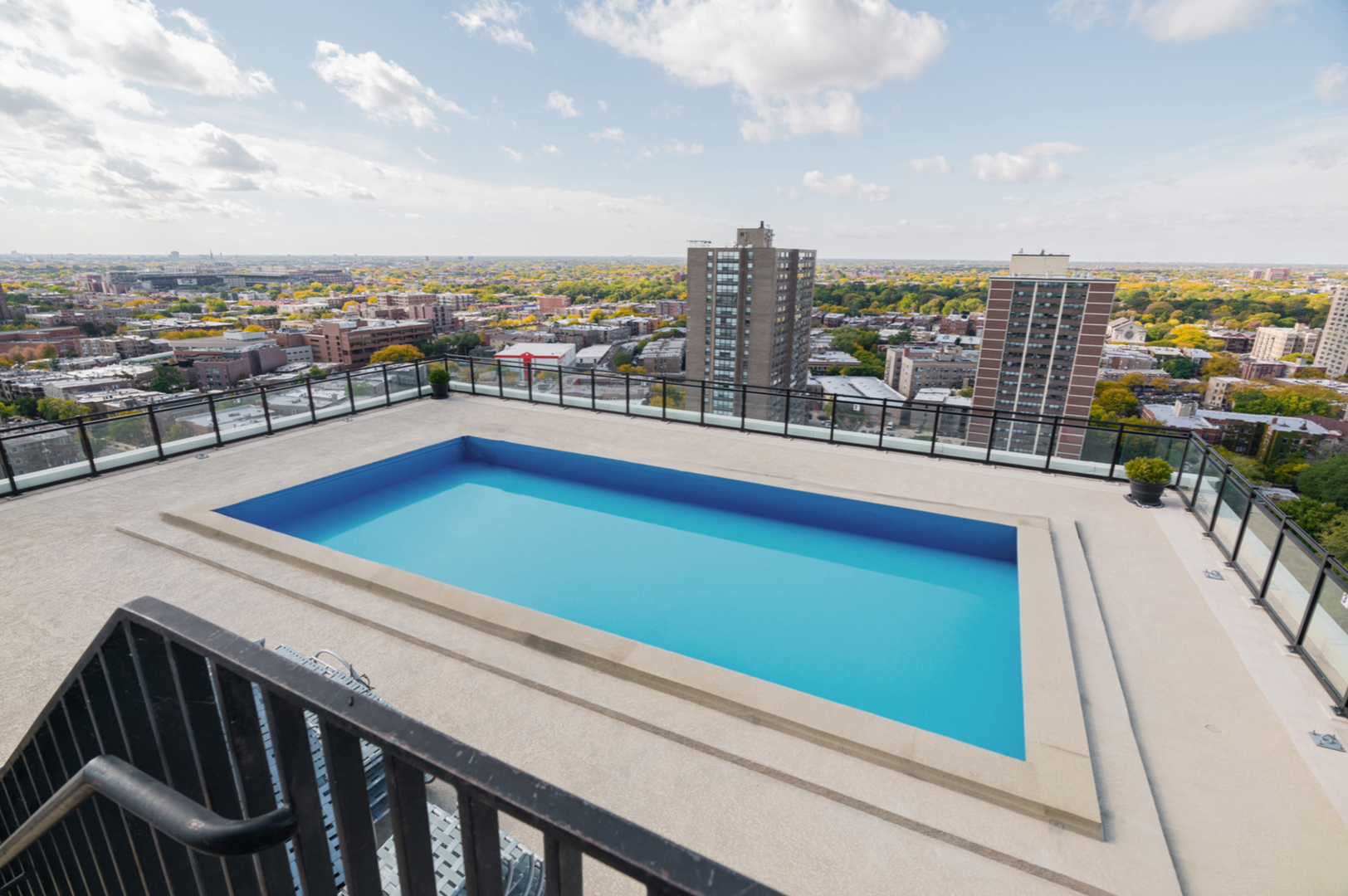 720 West Gordon Terrace, Unit 3B Chicago, IL 60613 - Photo 13 of 28 a view of outdoor space with swimming pool and furniture
