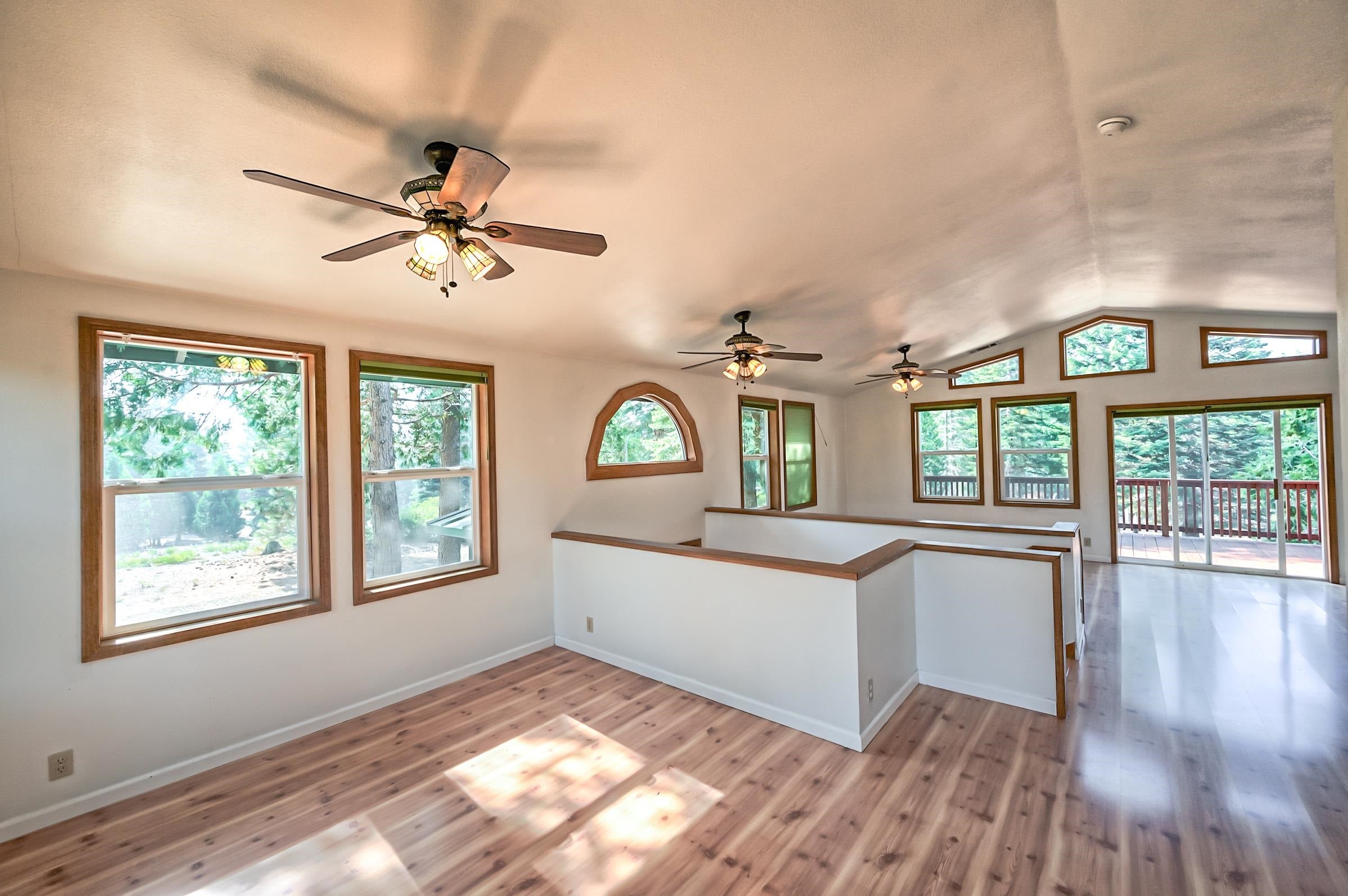 409 Big Sky Road Mount Shasta, CA 96067 - Photo 10 of 50 Gallery Image 10