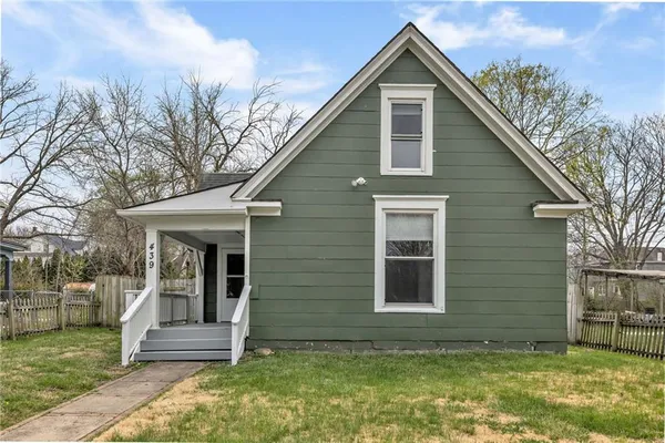 $195,000 | 439 Ford Street, Liberty, MO 64068