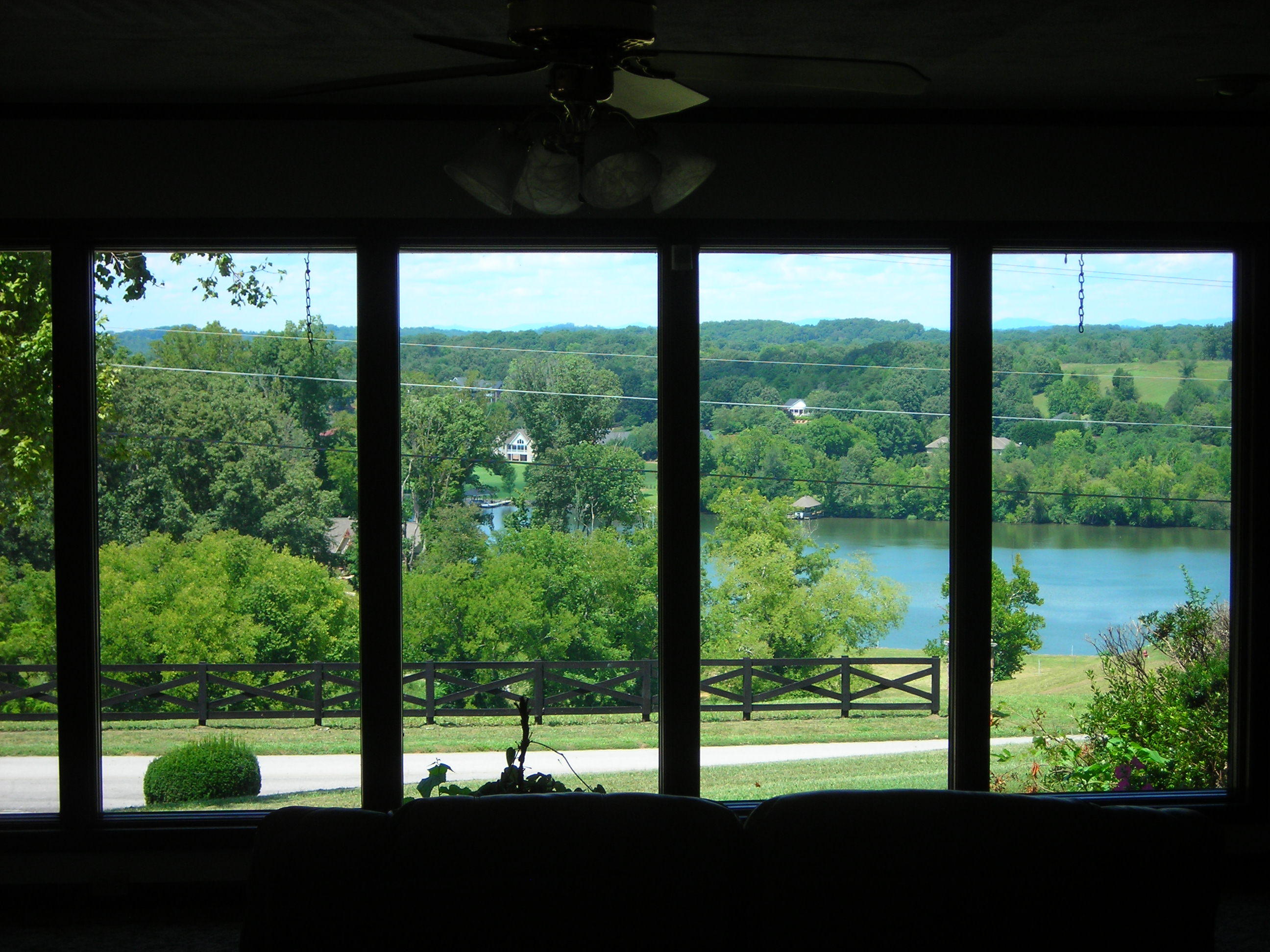 559 River Road Loudon, TN 37774 - Photo 3 of 15 559 RIVERR RD 002