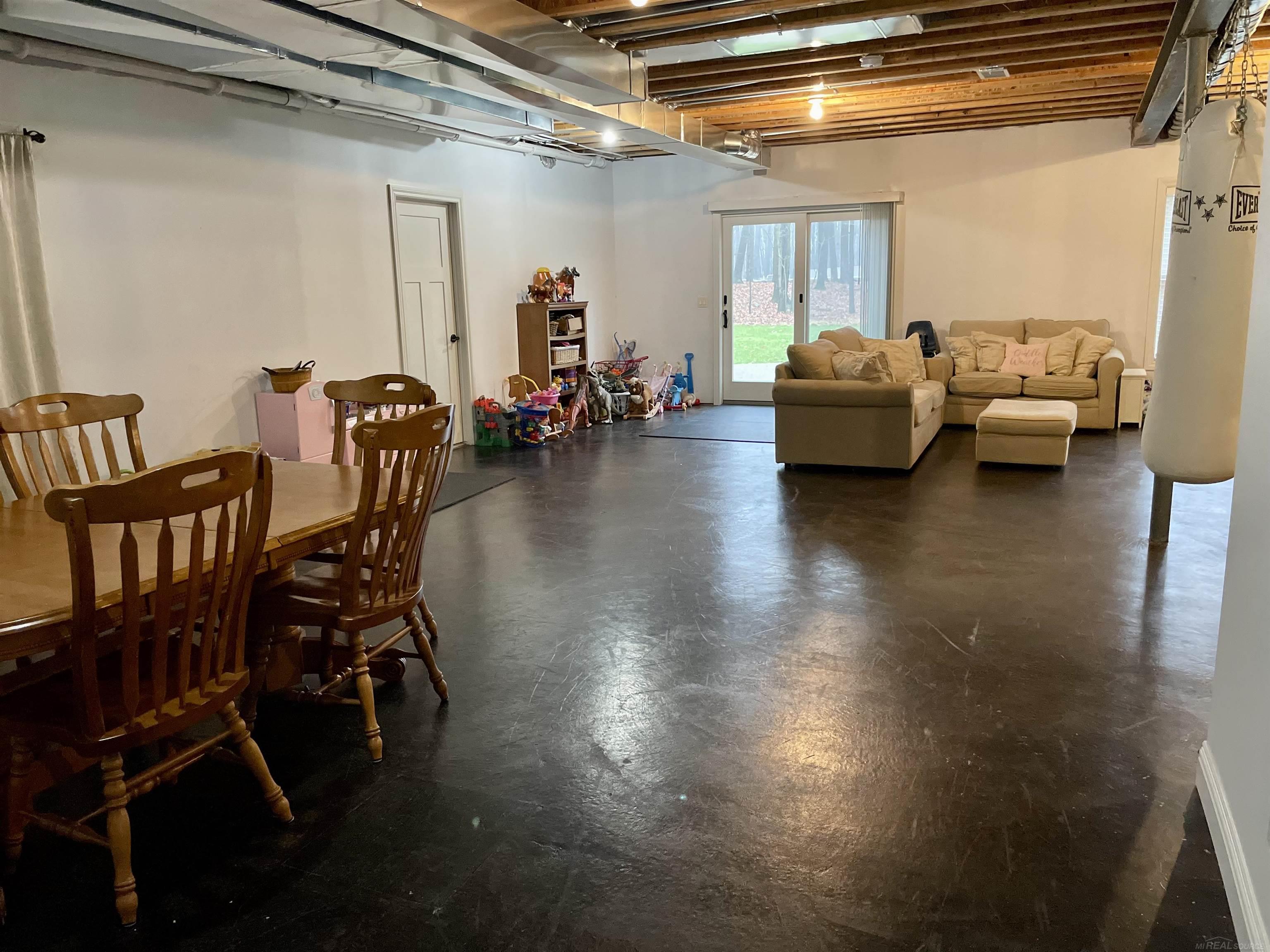 9364 Ellis Road Clarkston, MI 48348 - Photo 56 of 60 50099220-55.JPG