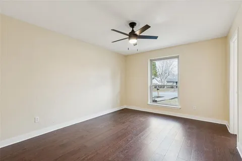 $315,000 | 133 Crestwood Boulevard, DeSoto, TX 75115