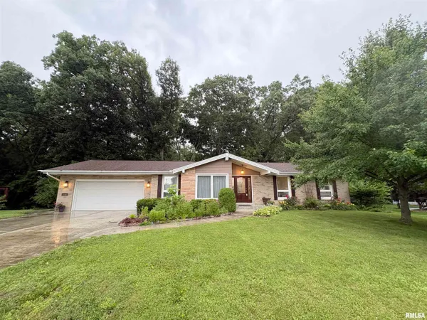 $269,900 | 116 Campanile Drive, East Peoria, IL 61611