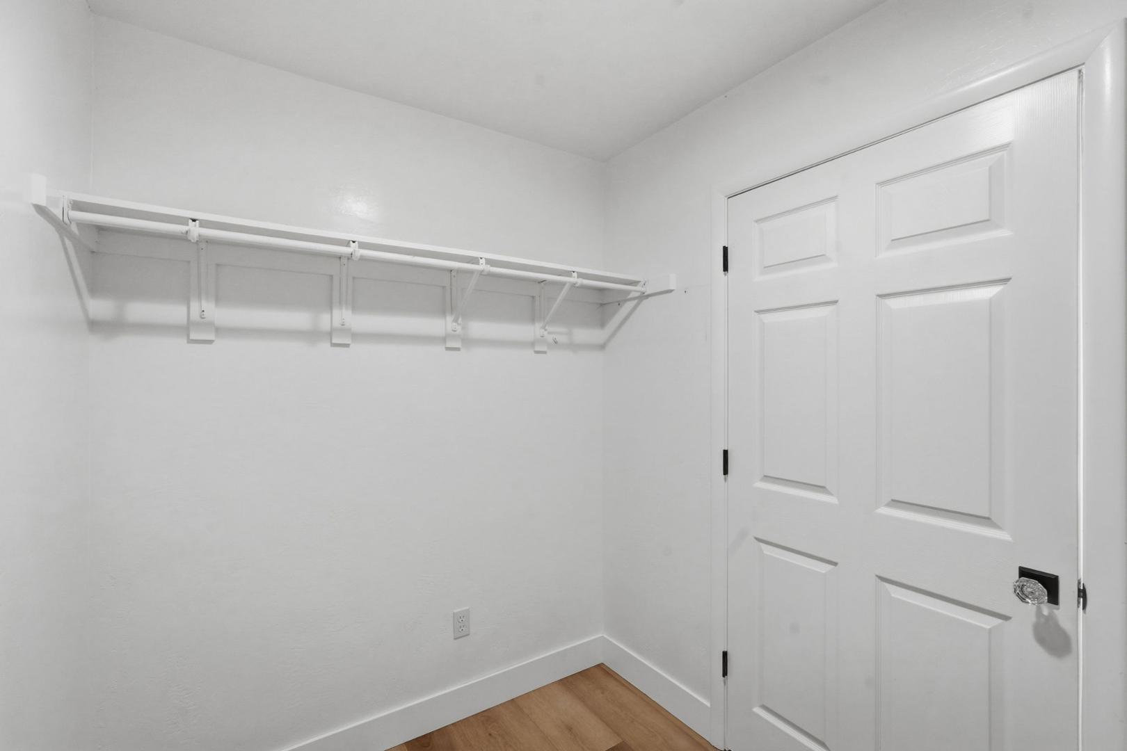 6302 East Cochise Road Paradise Valley, AZ 85253 - Photo 34 of 58 a view of an empty room