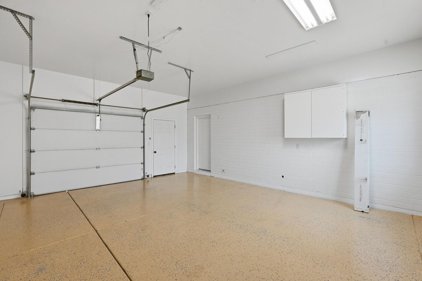 6302 East Cochise Road Paradise Valley, AZ 85253 - Photo 55 of 58 a view of a room with an empty room