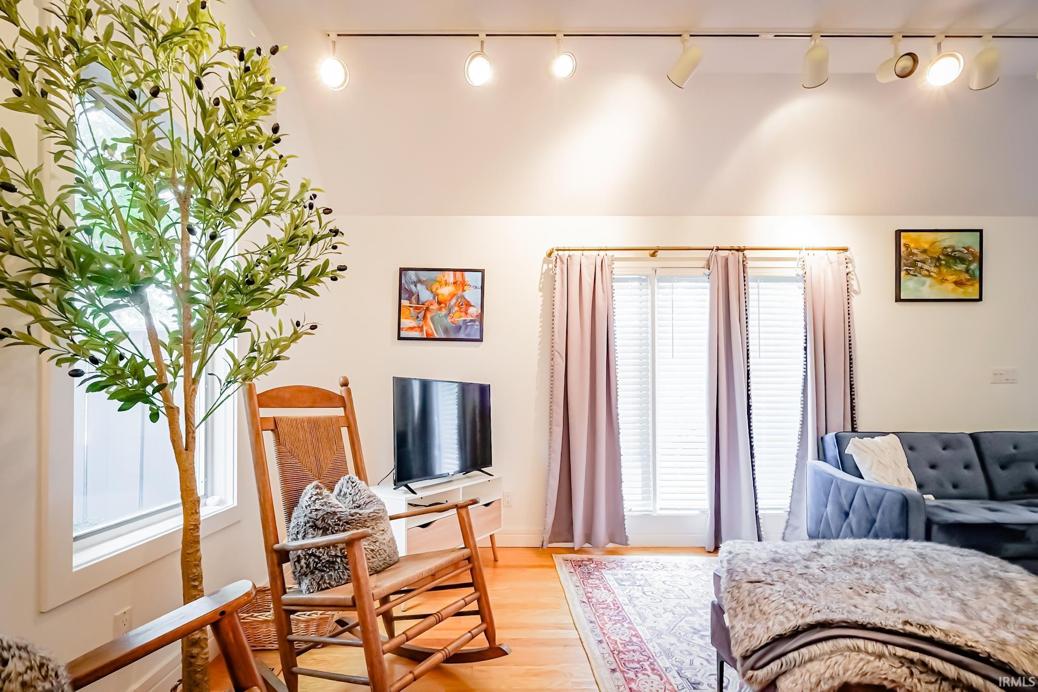 2910 West Devon Road Muncie, IN 47304 - Photo 3 of 35