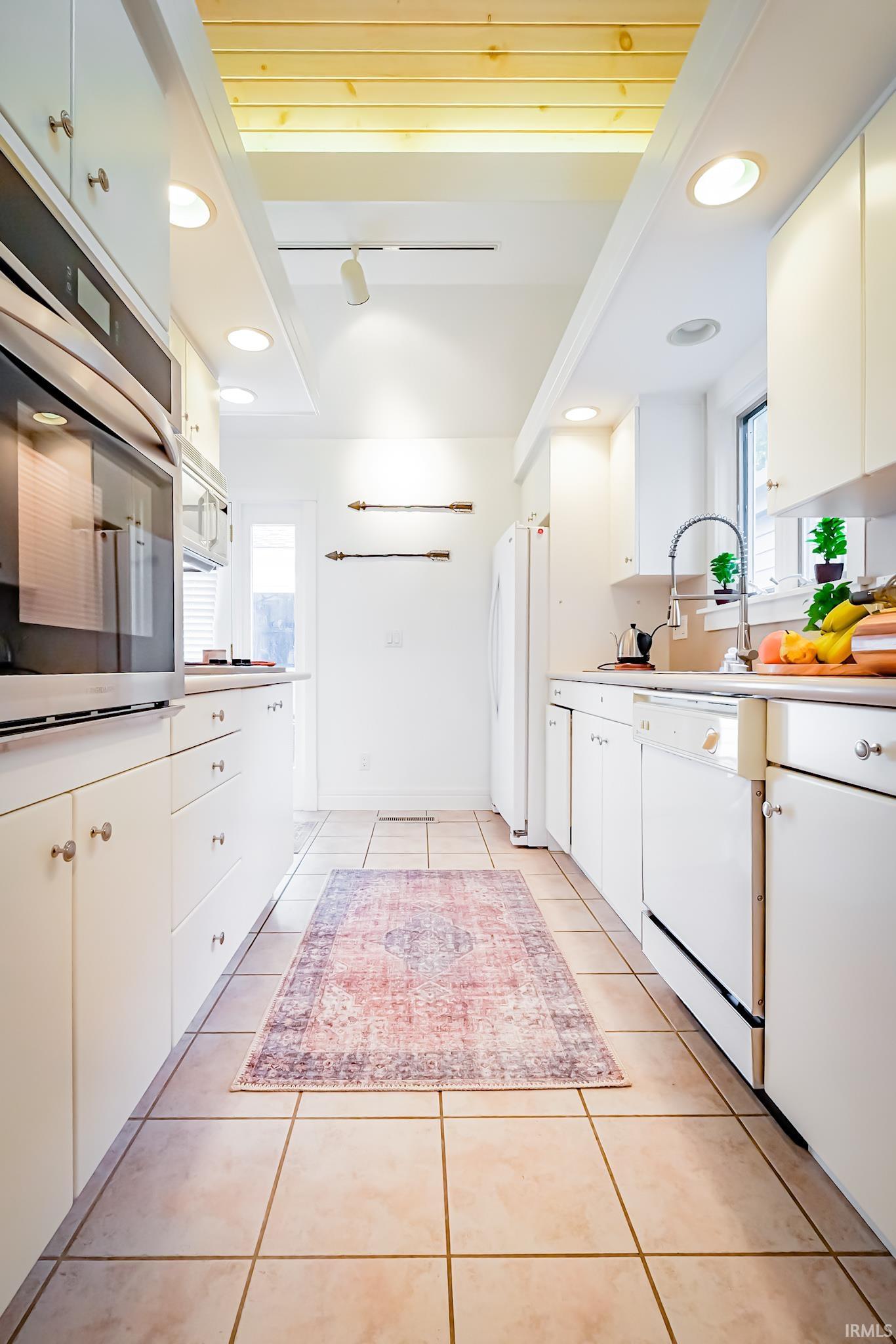 2910 West Devon Road Muncie, IN 47304 - Photo 9 of 35