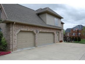 113 Reed Circle Johnson City, TN 37601 - Photo 11 of 12 3Car Garage