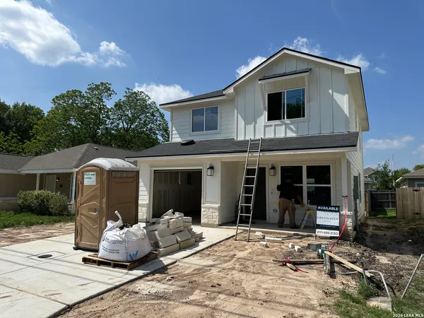 $238,000 | 304 West Martindale Street, Seguin, TX 78155