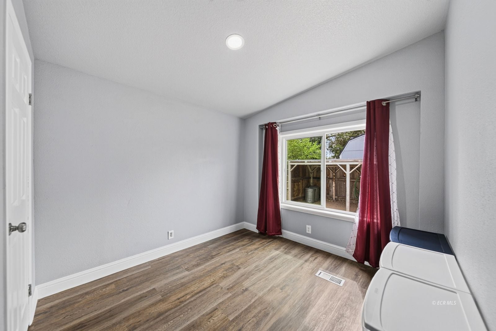 933 Spring Valley Parkway Spring Creek, NV 89815 - Photo 34 of 46 Gallery Image 34