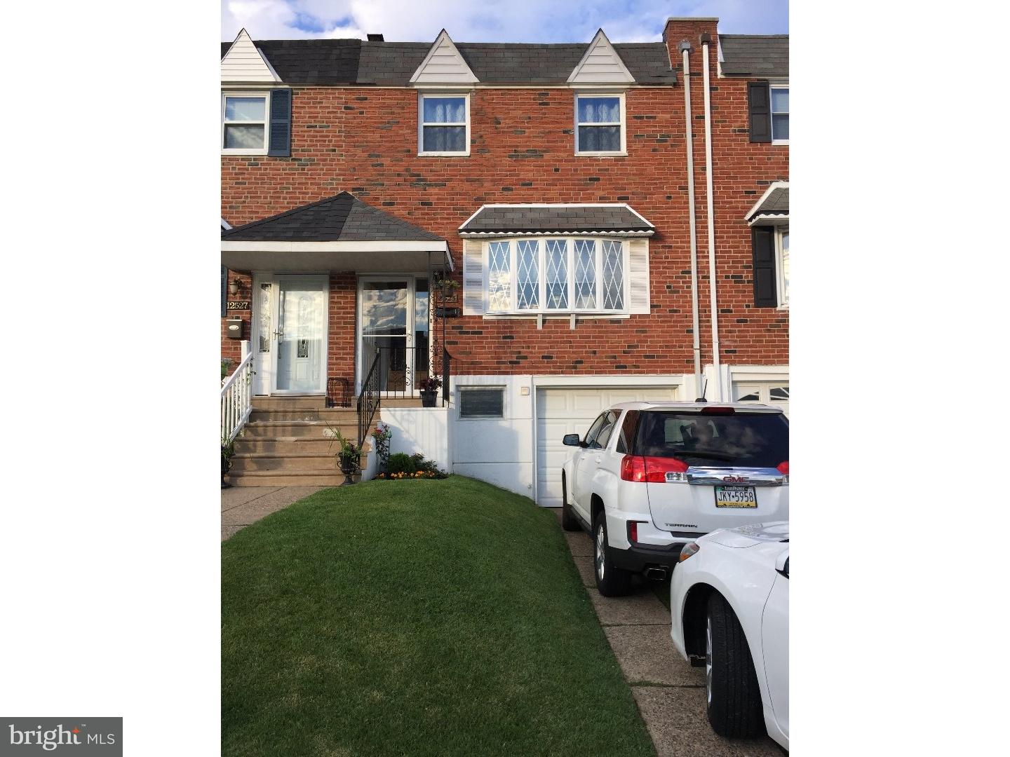 12525 Chilton Road Philadelphia, PA 19154 - Photo 1 of 14 Exterior Front