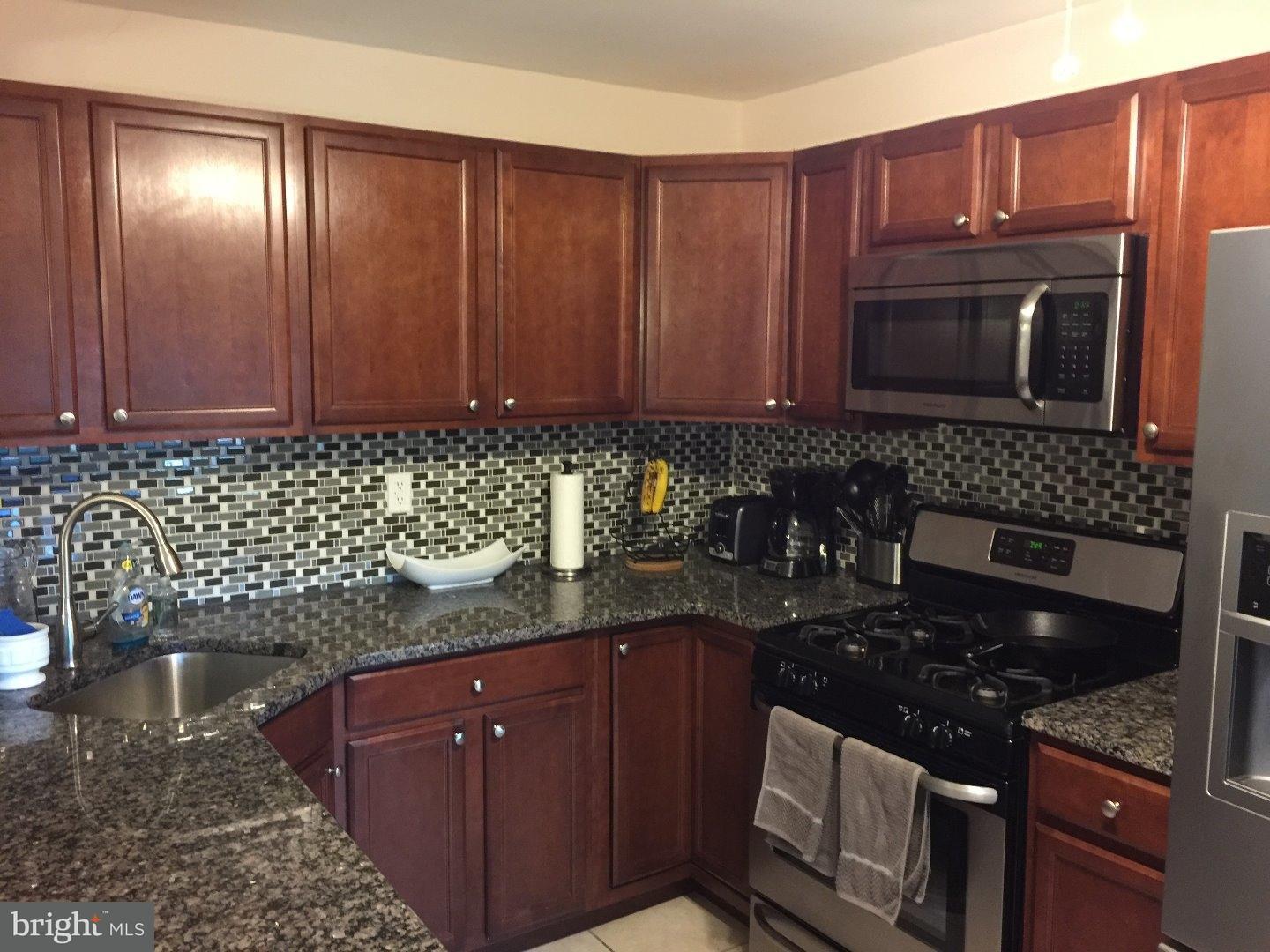 12525 Chilton Road Philadelphia, PA 19154 - Photo 5 of 14 Kitchen