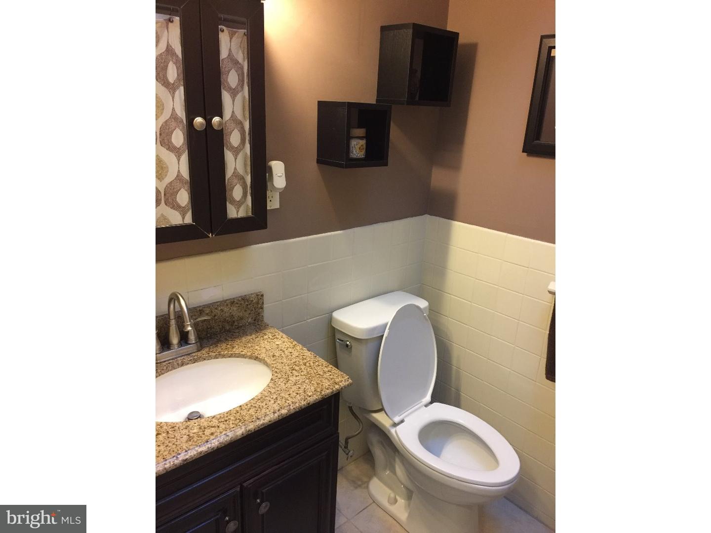 12525 Chilton Road Philadelphia, PA 19154 - Photo 8 of 14 Bathroom