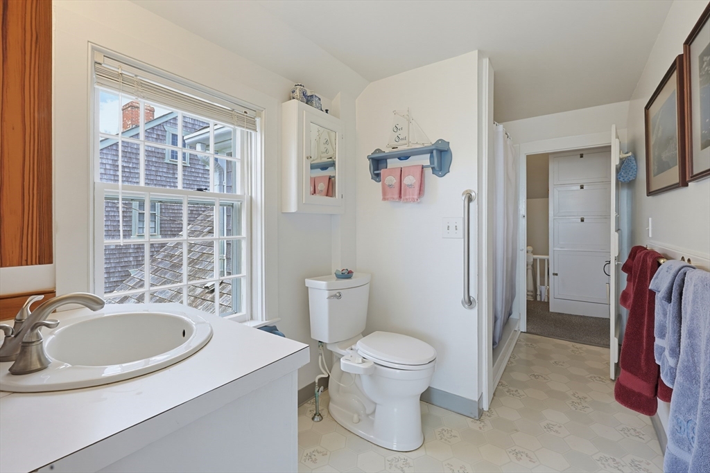 2037 Main Road Westport, MA 02791 - Photo 25 of 42