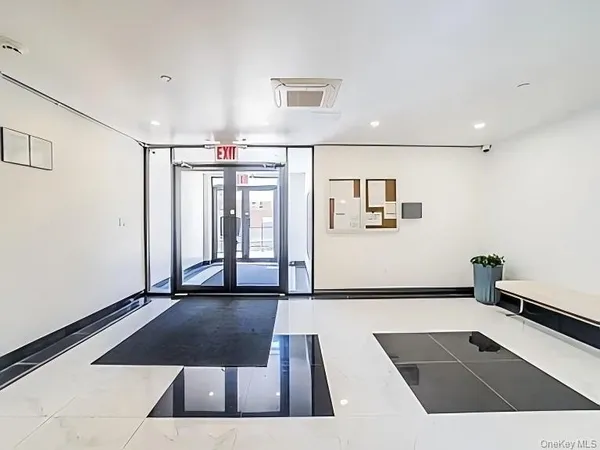 $3,400 | 42-29 Parsons Boulevard, Unit 6B | Flushing