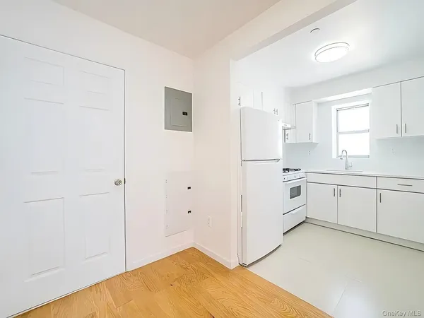$3,400 | 42-29 Parsons Boulevard, Unit 6B | Flushing