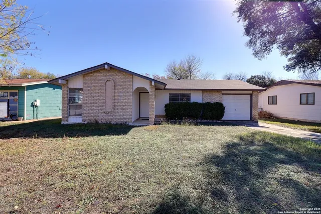 $1,500 | 304 Deborah Drive, Converse, TX 78109