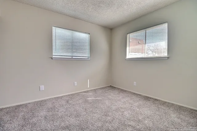 $1,500 | 304 Deborah Drive, Converse, TX 78109