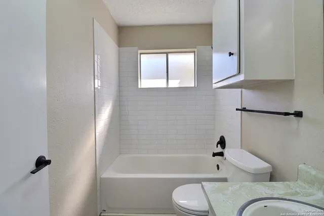 $1,500 | 304 Deborah Drive, Converse, TX 78109