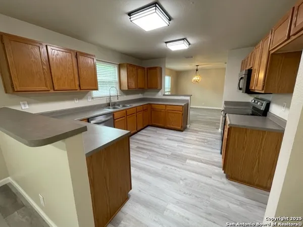 $1,895 | 1114 Coral Bay, San Antonio, TX 78251