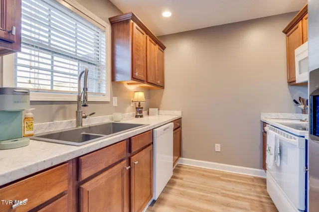 $265,000 | 1809 West Lakeview Drive, Unit 7, Johnson City, TN 37601