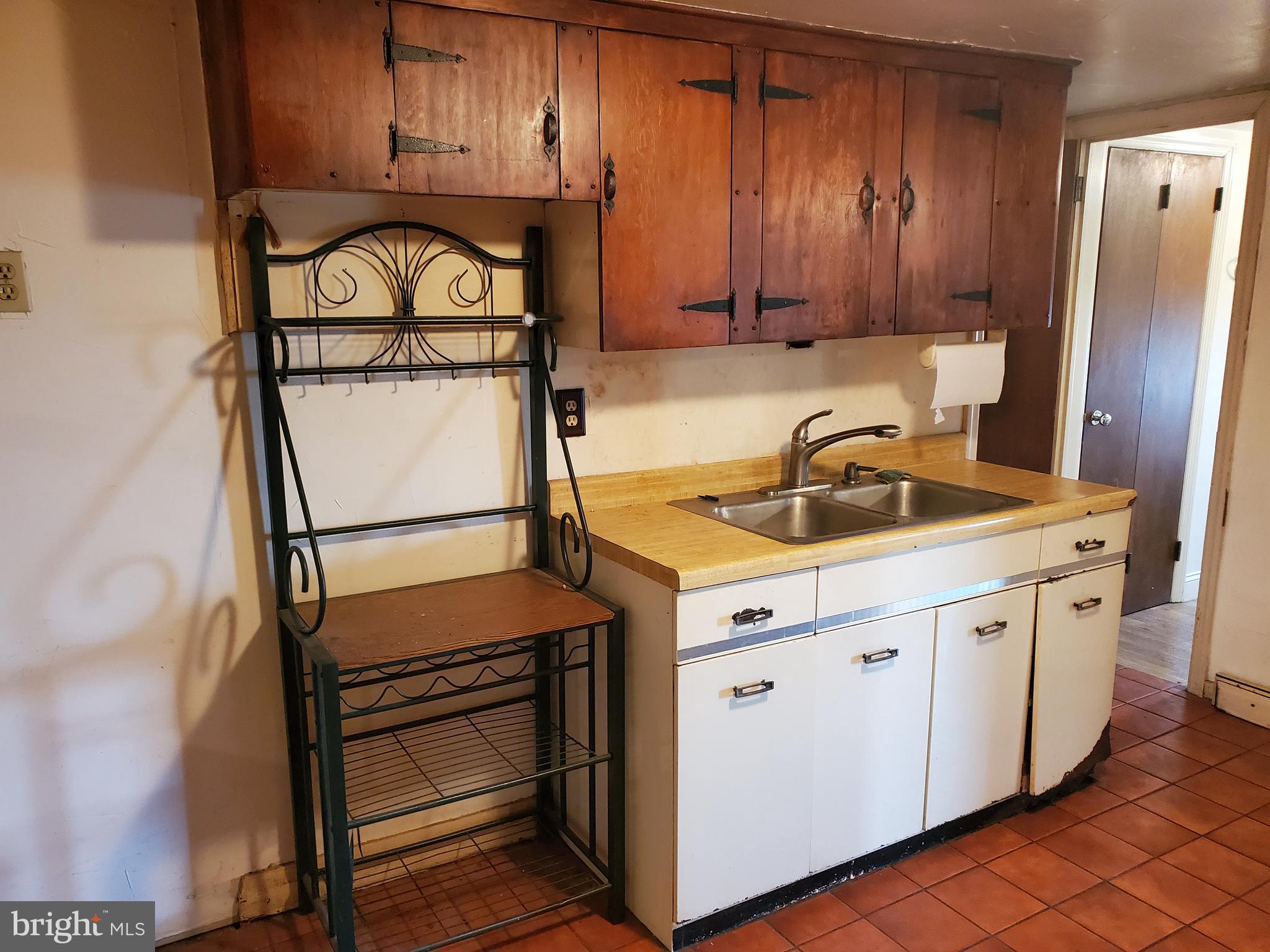 277 Old Hanover Road Spring Grove, PA 17362 - Photo 22 of 32 KITCHEN