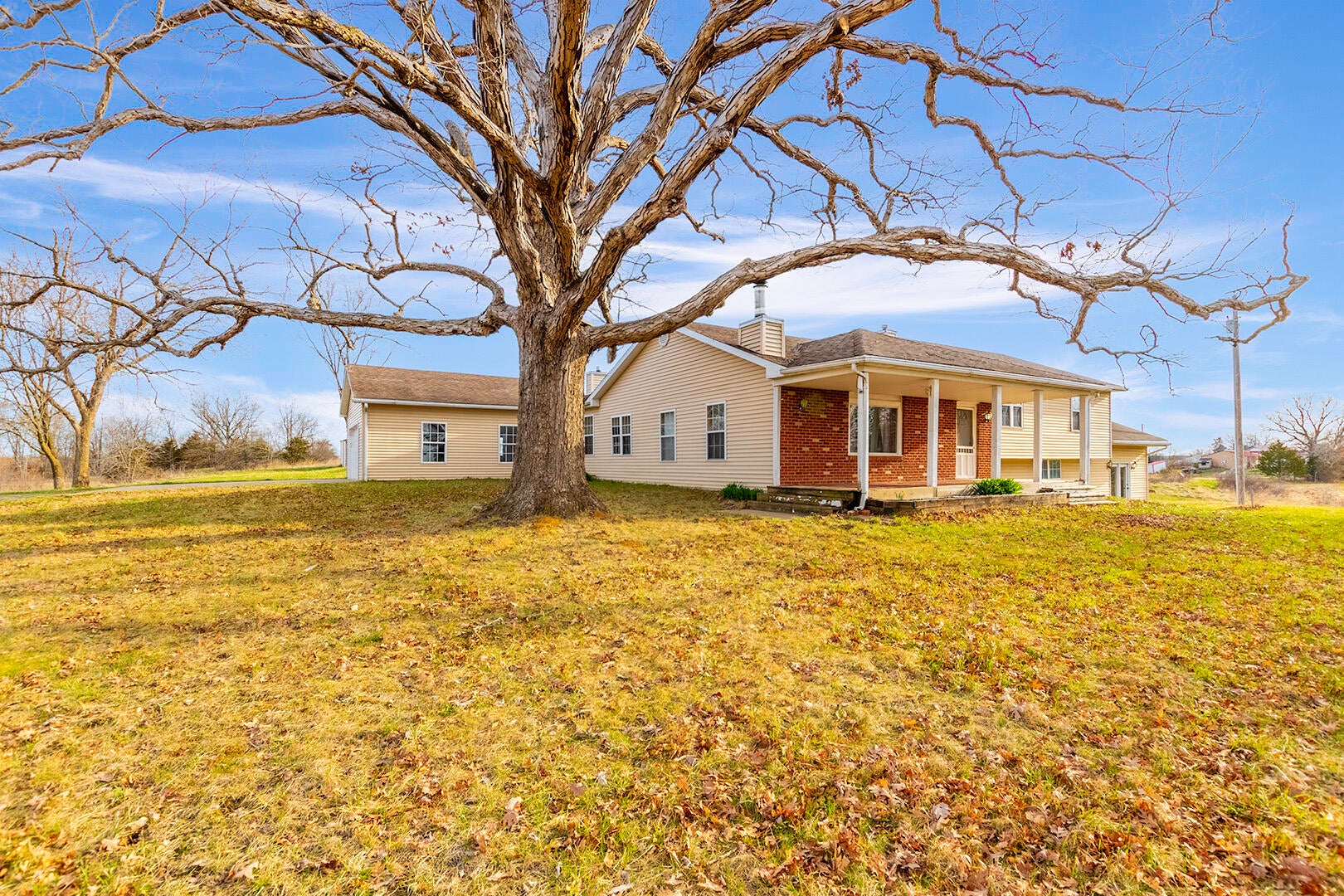 4905 West Rte F Clark, MO 65243 - Photo 1 of 1 Gallery Image 1