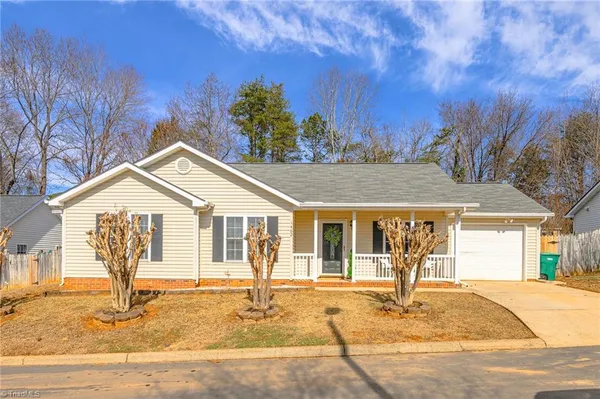 $252,500 | 1482 Lewisburg Pointe Drive, Clemmons, NC 27012