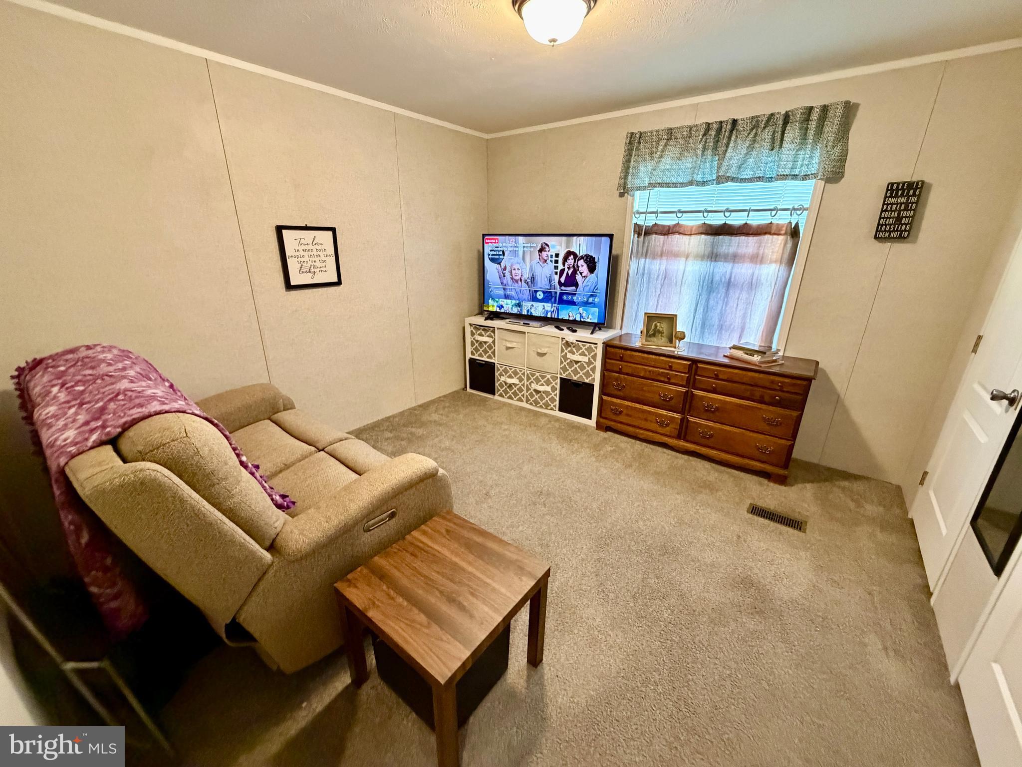92 Ridgewood Manor Manheim, PA 17545 - Photo 14 of 22 a living room with furniture and a window