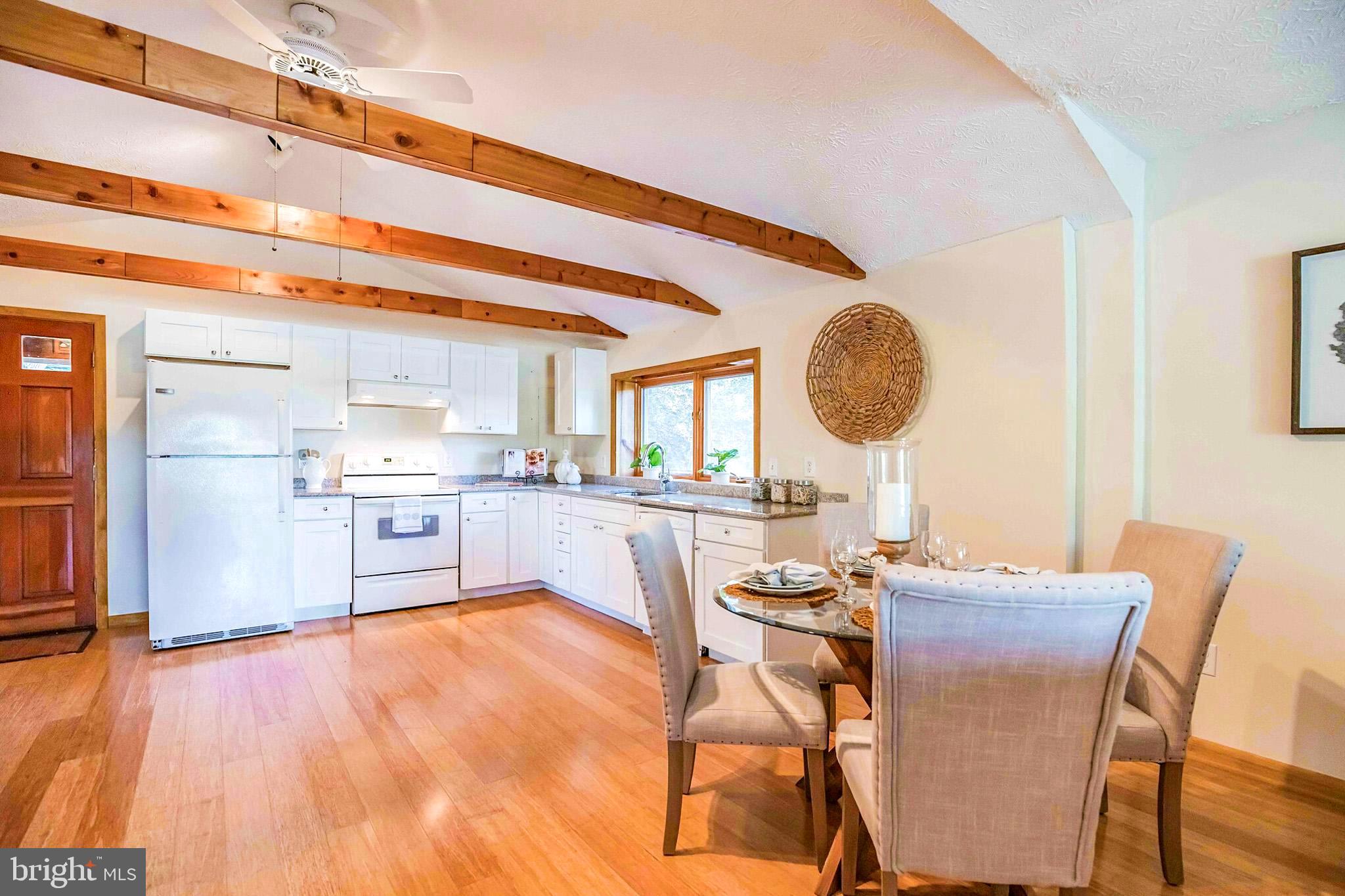 535 Swaggers Point Road Solomons, MD 20688 - Photo 11 of 48 Dining area