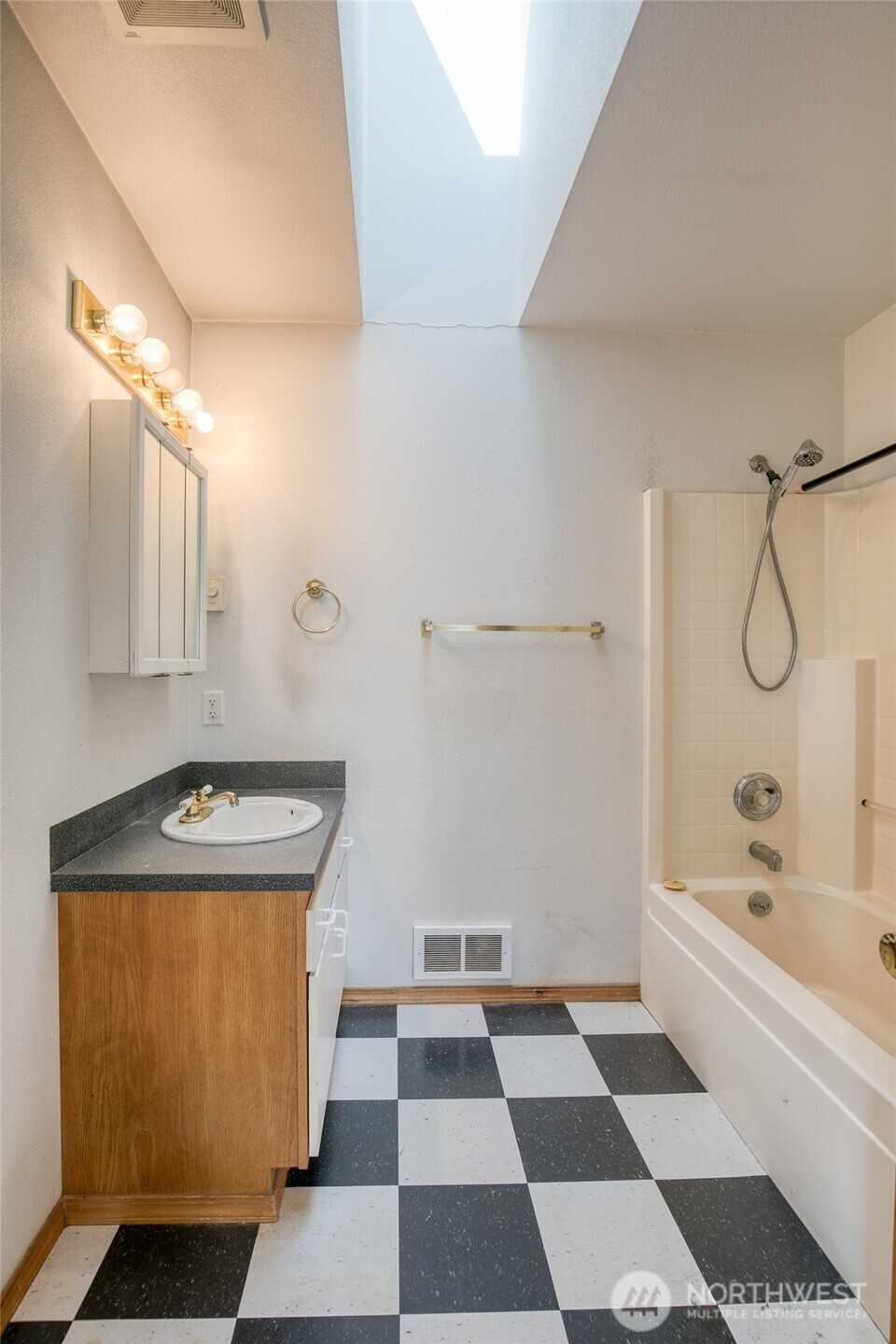 1487 Ocean Beach Road Hoquiam, WA 98550 - Photo 13 of 40