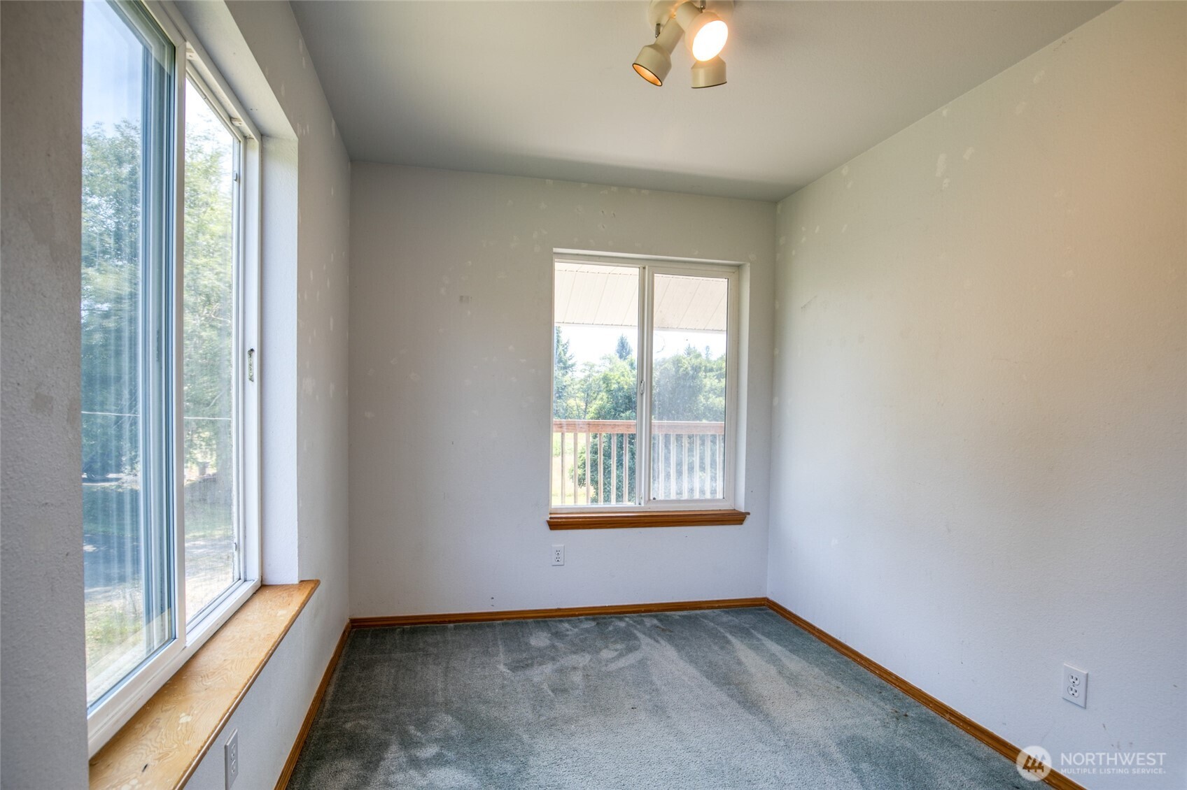 1487 Ocean Beach Road Hoquiam, WA 98550 - Photo 21 of 40