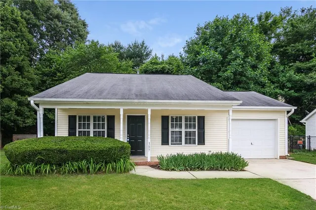 $1,580 | 157 Westmont Drive, Winston-Salem, NC 27104